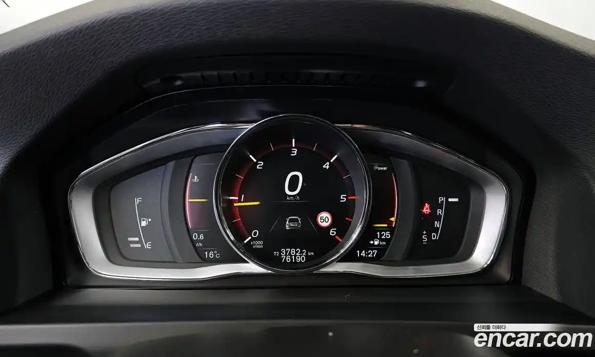 Volvo S60 2018 2.0 гидро в Москве № 593764, фото 8