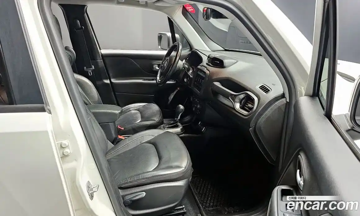 Jeep Renegade 2019 2.4 гидро в Москве № 725297, фото 11