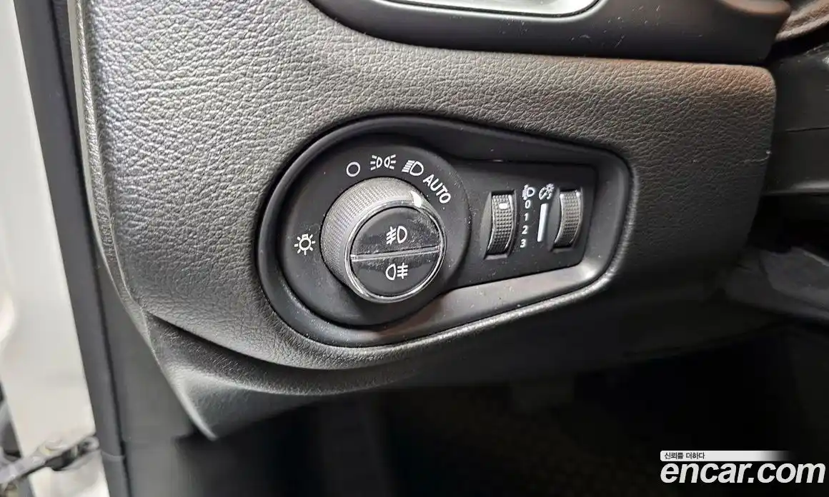 Jeep Renegade 2019 2.4 гидро в Москве № 725297, фото 17