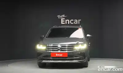 Volkswagen Tiguan 2022 2.0 гидро в Москве № 802839, миниатюра 3
