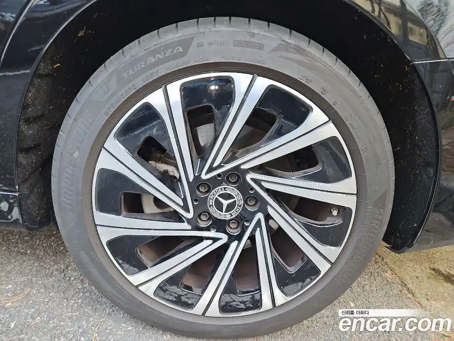 Mercedes-Benz E-Class 2025 2.0 гидро, фото 12