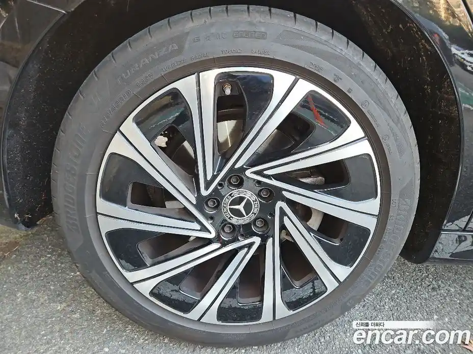 Mercedes-Benz E-Class 2025 2.0 гидро, фото 13