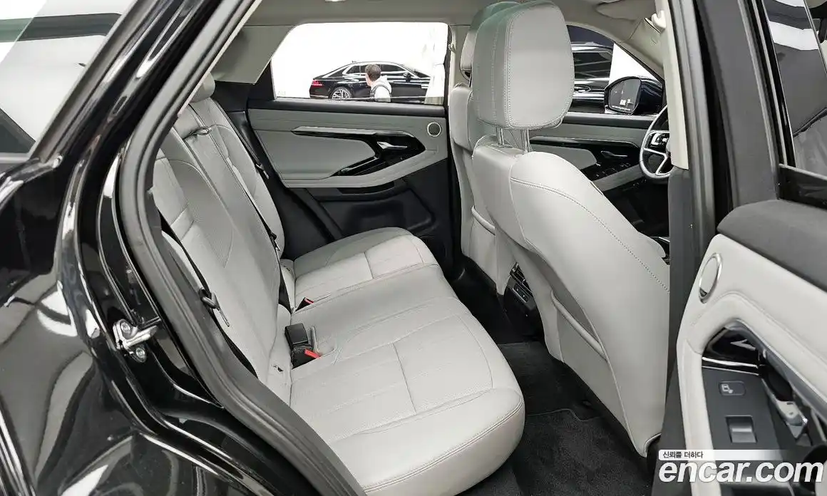 Land Rover Range-Rover Evoque 2021 2.0 гидро в Москве № 824892, фото 12