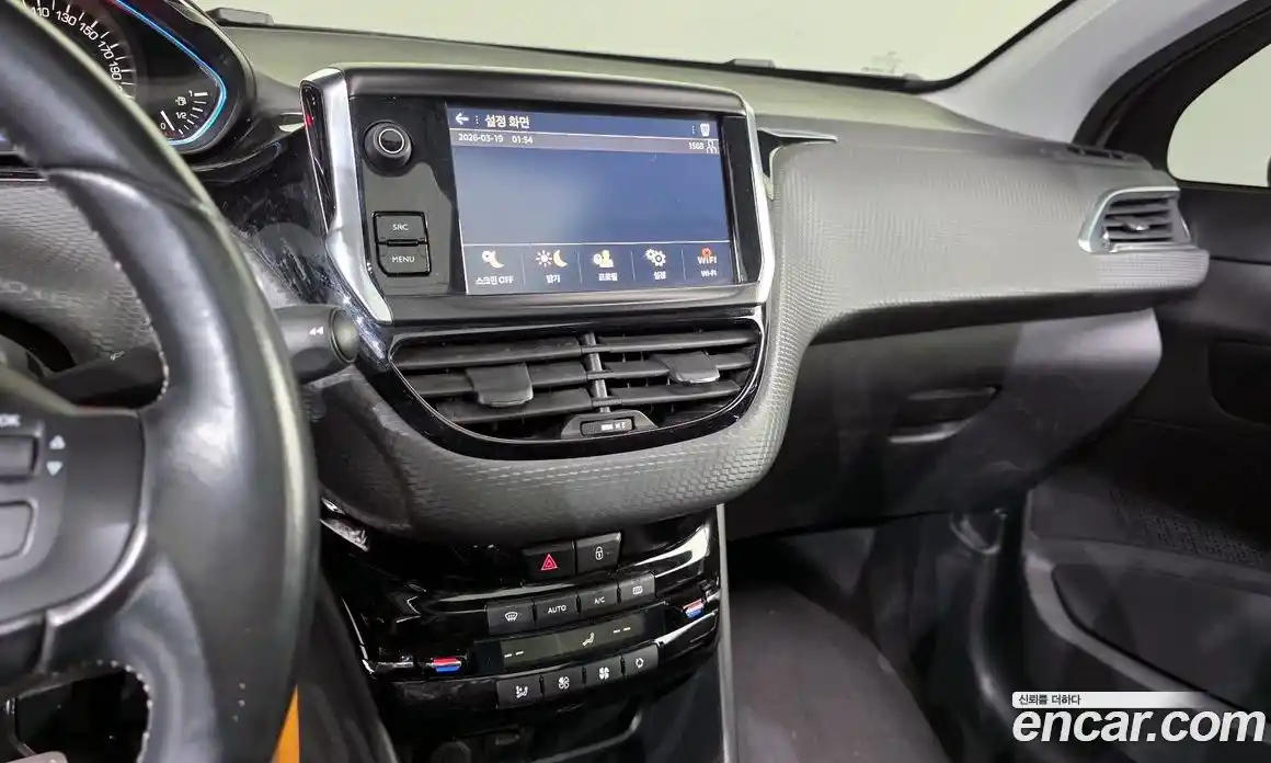 Peugeot 2008 2018 1.5 гидро в Москве № 827475, фото 14