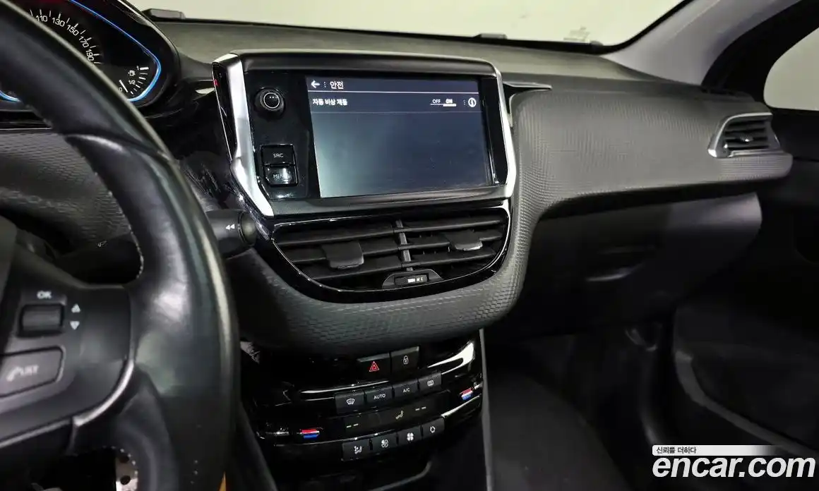 Peugeot 2008 2018 1.5 гидро в Москве № 827475, фото 15