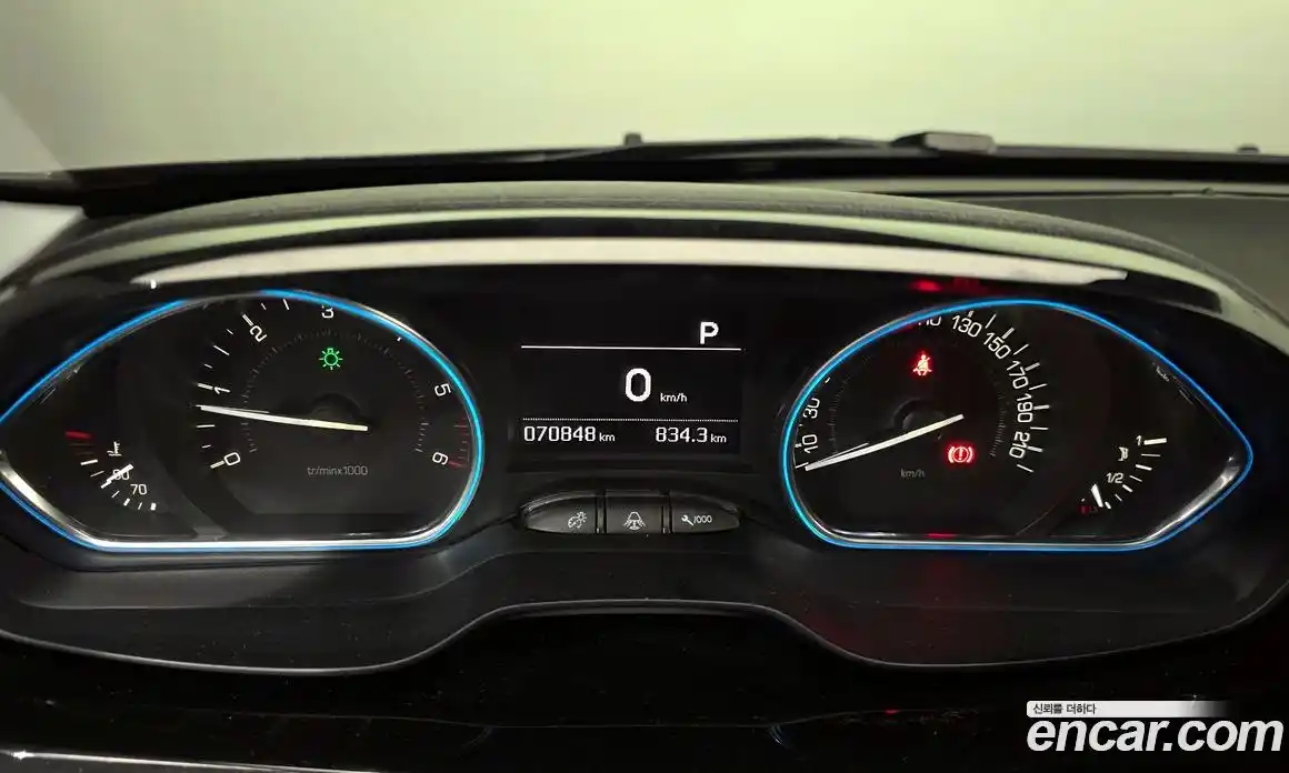 Peugeot 2008 2018 1.5 гидро в Москве № 827475, фото 8