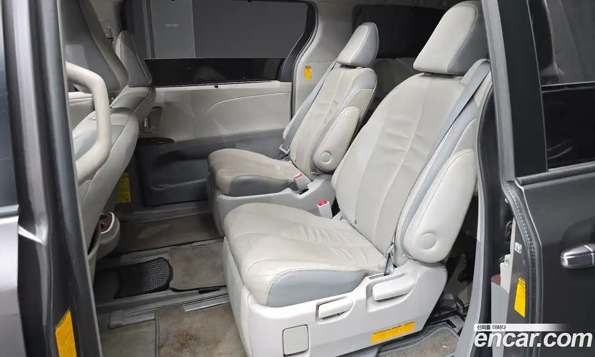 Toyota Sienna 2014 3.5 гидро в Москве № 862959, фото 12