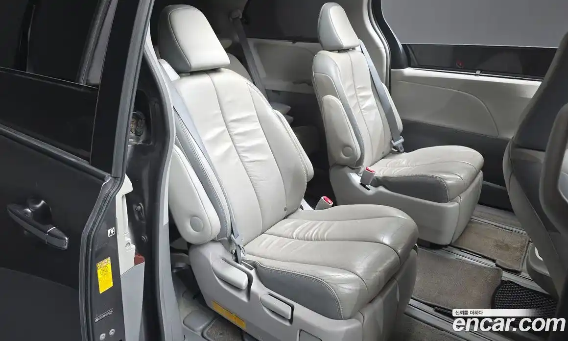 Toyota Sienna 2014 3.5 гидро в Москве № 862959, фото 13