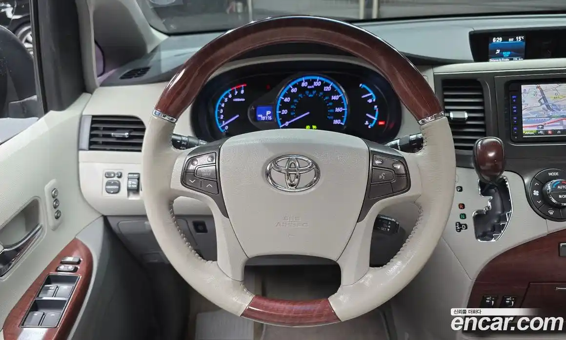 Toyota Sienna 2014 3.5 гидро в Москве № 862959, фото 14