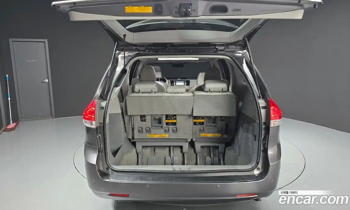Toyota Sienna 2014 3.5 гидро в Москве № 862959, фото 20