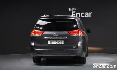 Toyota Sienna 2014 3.5 гидро в Москве № 862959, миниатюра 4