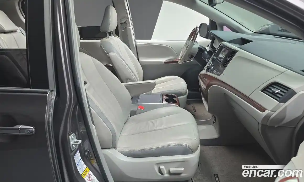 Toyota Sienna 2014 3.5 гидро в Москве № 862959, фото 10