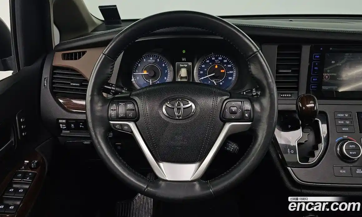 Toyota Sienna 2015 3.5 гидро в Москве № 862999, фото 13