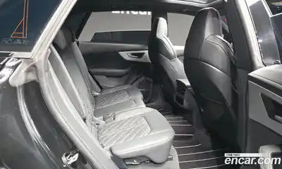 Audi Q8 2025 3.0 Автомат в Москве № 893663, миниатюра 12