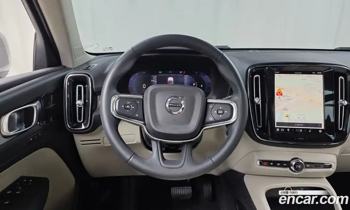 Volvo XC40 2022 2.0 гидро в Москве № 894264, фото 13