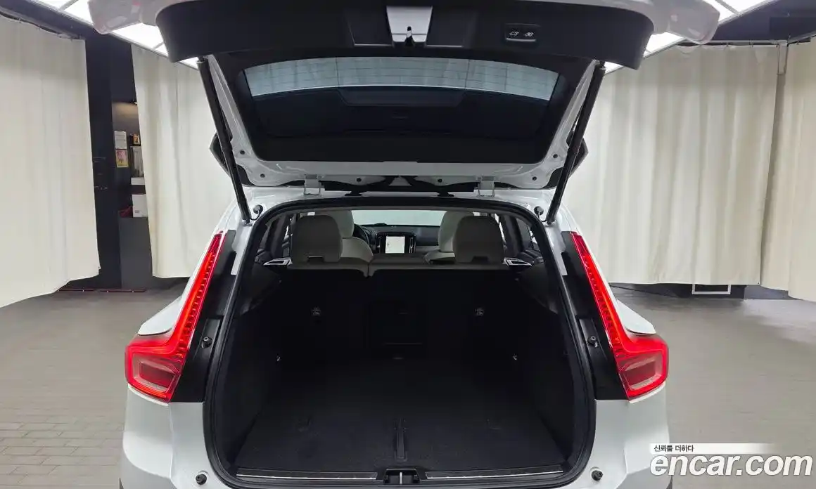 Volvo XC40 2022 2.0 гидро в Москве № 894264, фото 20