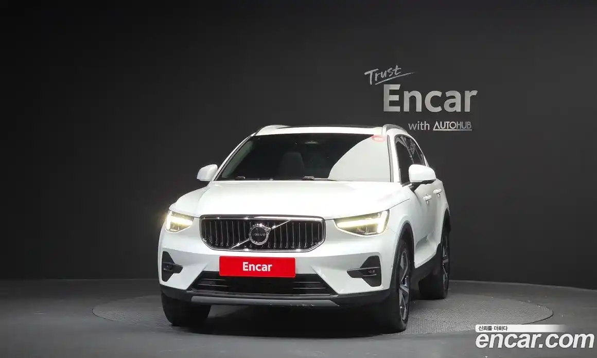 Volvo XC40 2022 2.0 гидро в Москве № 894264, фото 3