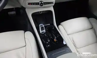 Volvo XC40 2022 2.0 гидро в Москве № 894264, миниатюра 9