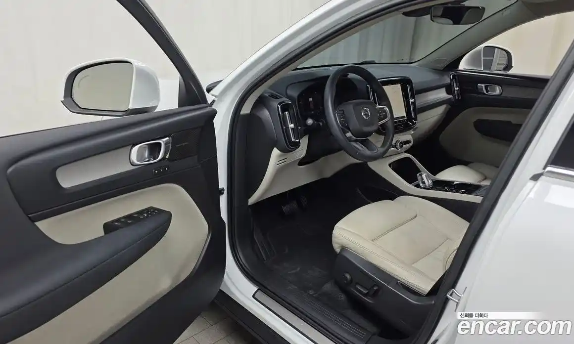 Volvo XC40 2022 2.0 гидро в Москве № 894264, фото 10