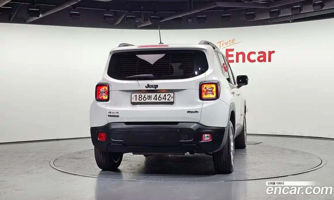 Jeep Renegade 2017 2.0 гидро в Москве № 896633, фото 4