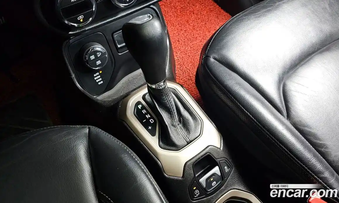 Jeep Renegade 2017 2.0 гидро в Москве № 896633, фото 9