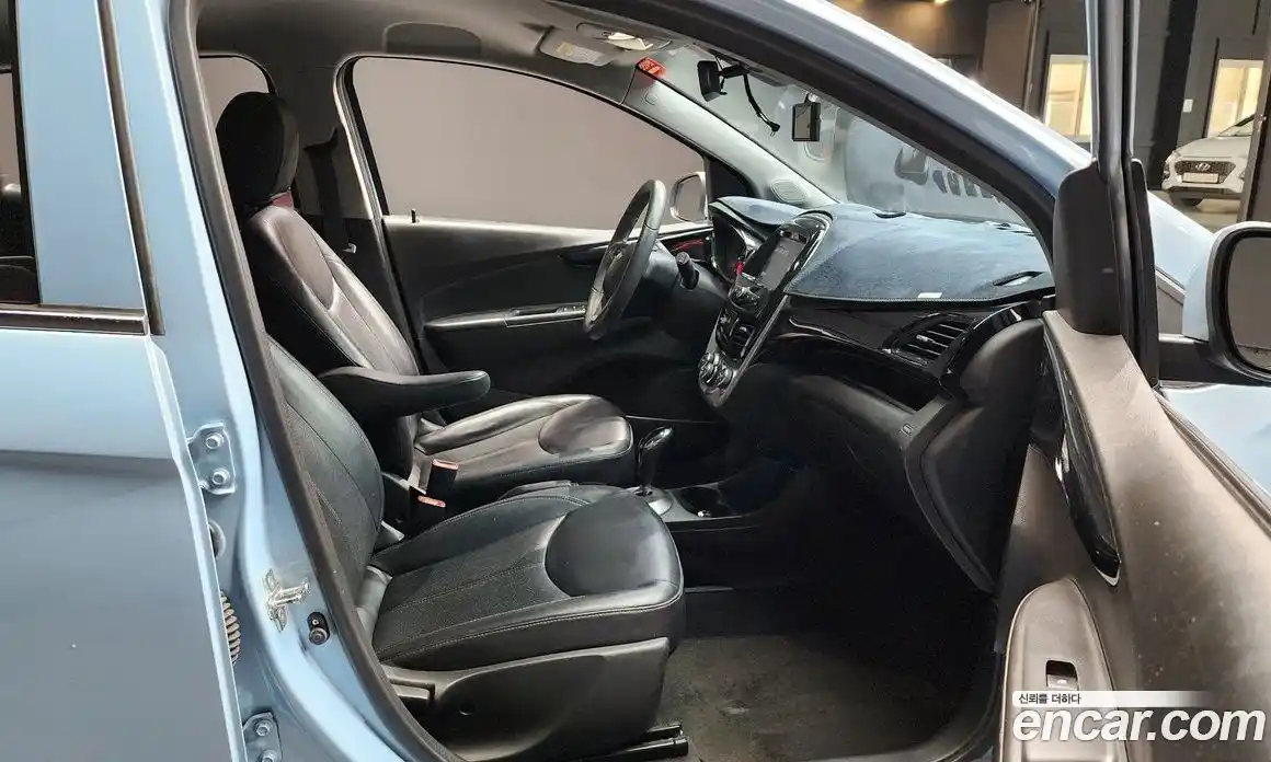 Chevrolet Spark 2016 1.0 Автомат в Москве № 936212, фото 10