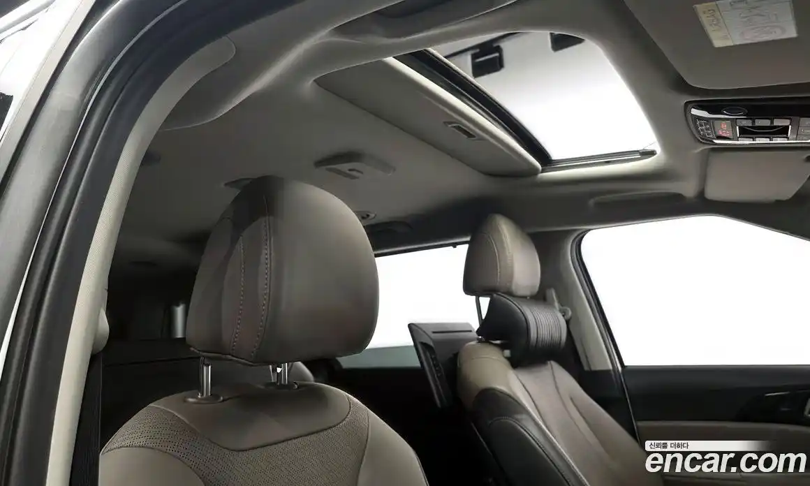 Kia Canival 2024 3.5 Автомат в Москве № 972267, фото 17