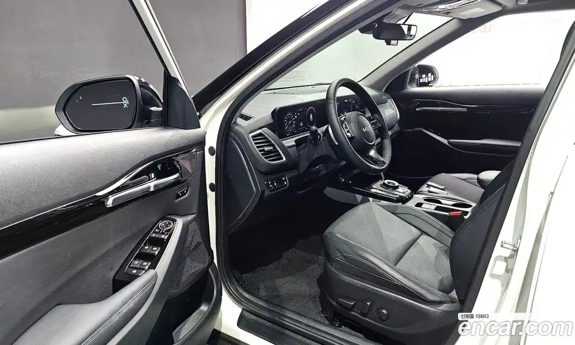 Kia Seltos 2024 1.6 Автомат в Москве № 1009036, фото 11