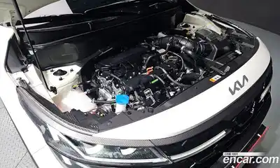 Kia Seltos 2024 1.6 Автомат в Москве № 1009036, миниатюра 6