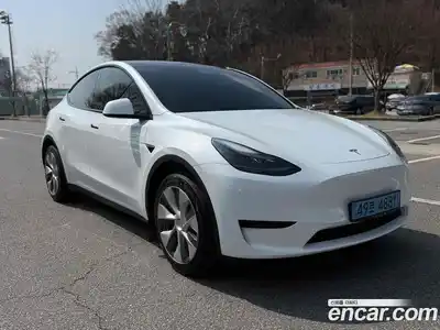 Tesla Model Y, 2023