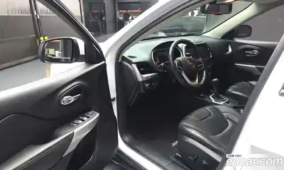 Jeep Cherokee 2017 2.4 гидро в Москве № 1014841, миниатюра 10