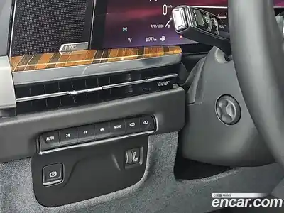 Cadillac Escalade 2025 6.2 гидро в Москве № 1016038, миниатюра 11