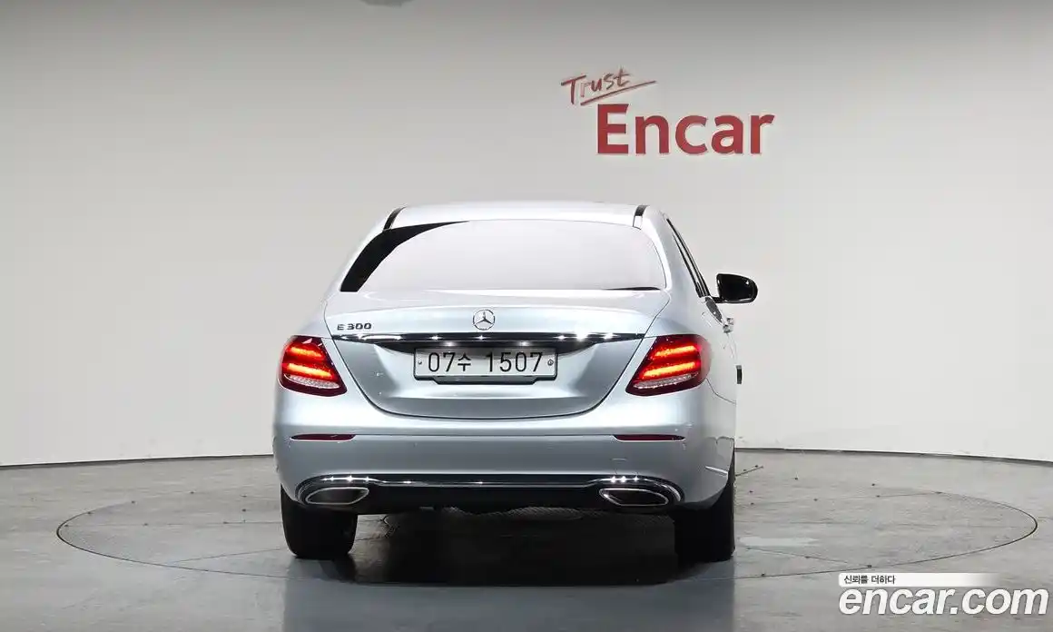 Mercedes-Benz E-Class 2018 2.0 гидро в Москве № 141730, фото 3