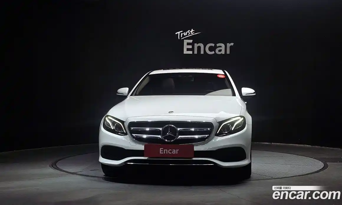 Mercedes-Benz E-Class 2018 2.0 гидро в Москве, фото 3