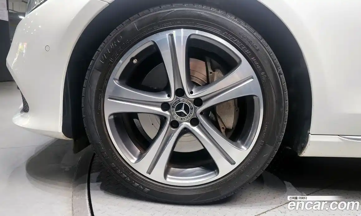 Mercedes-Benz E-Class 2018 2.0 гидро в Москве, фото 5