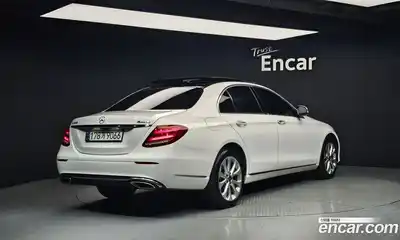 Mercedes-Benz E-Class 2019 2.0 гидро в Москве, миниатюра 2