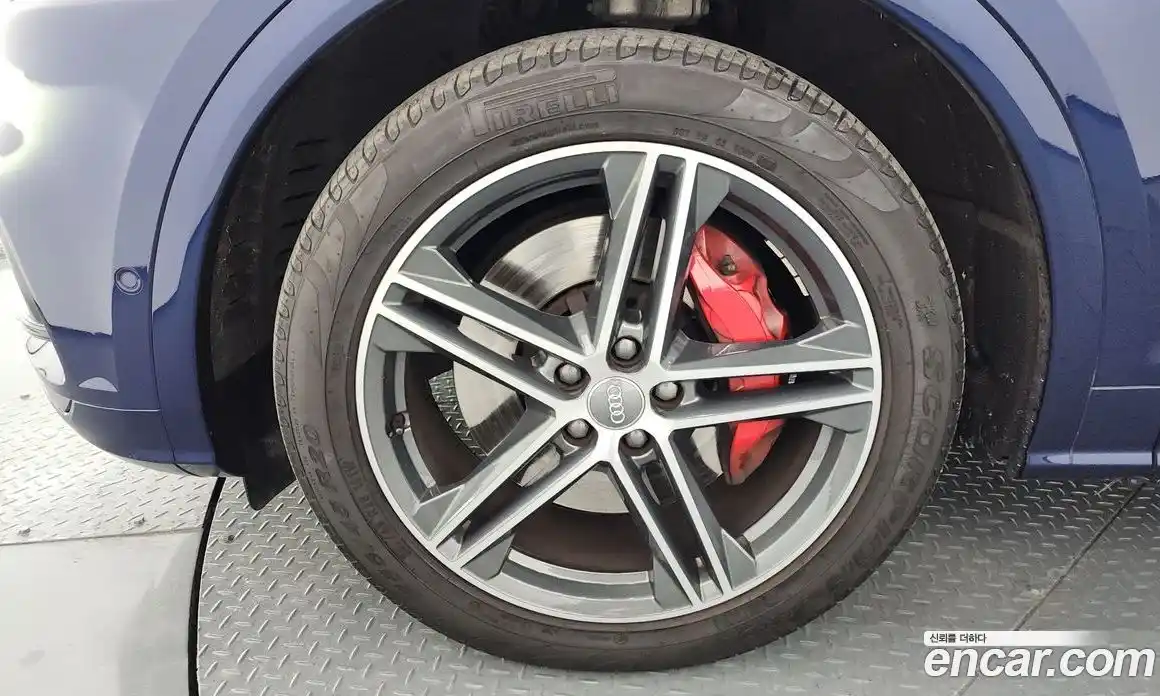 Audi SQ5 2020 3.0 гидро в Москве № 162627, фото 5