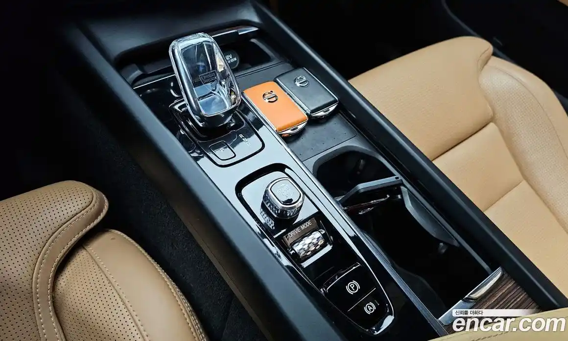 Volvo XC60 2021 2.0 гидро в Москве № 164443, фото 9