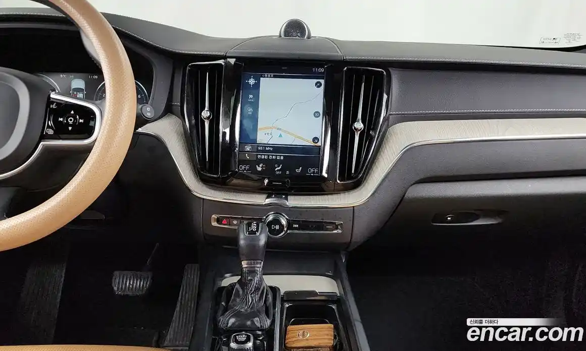 Volvo XC60 2020 2.0 гидро в Москве № 164511, фото 14
