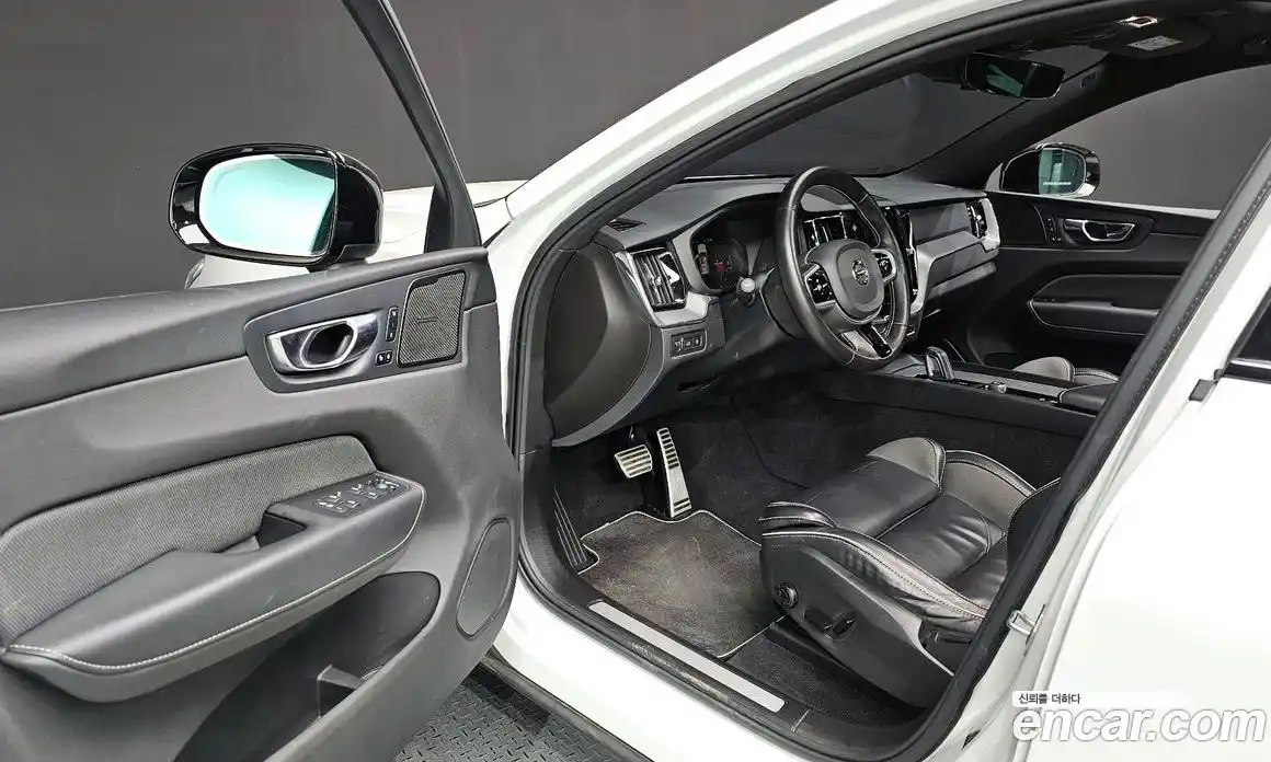 Volvo XC60 2020 2.0 гидро в Москве № 164517, фото 10