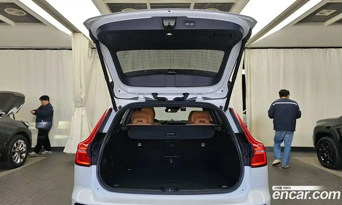 Volvo V60 2021 2.0 гидро в Москве № 164542, фото 20