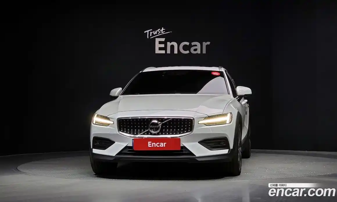 Volvo V60 2021 2.0 гидро в Москве № 164542, фото 3