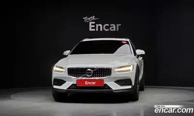 Volvo V60 2021 2.0 гидро в Москве № 164542, миниатюра 3