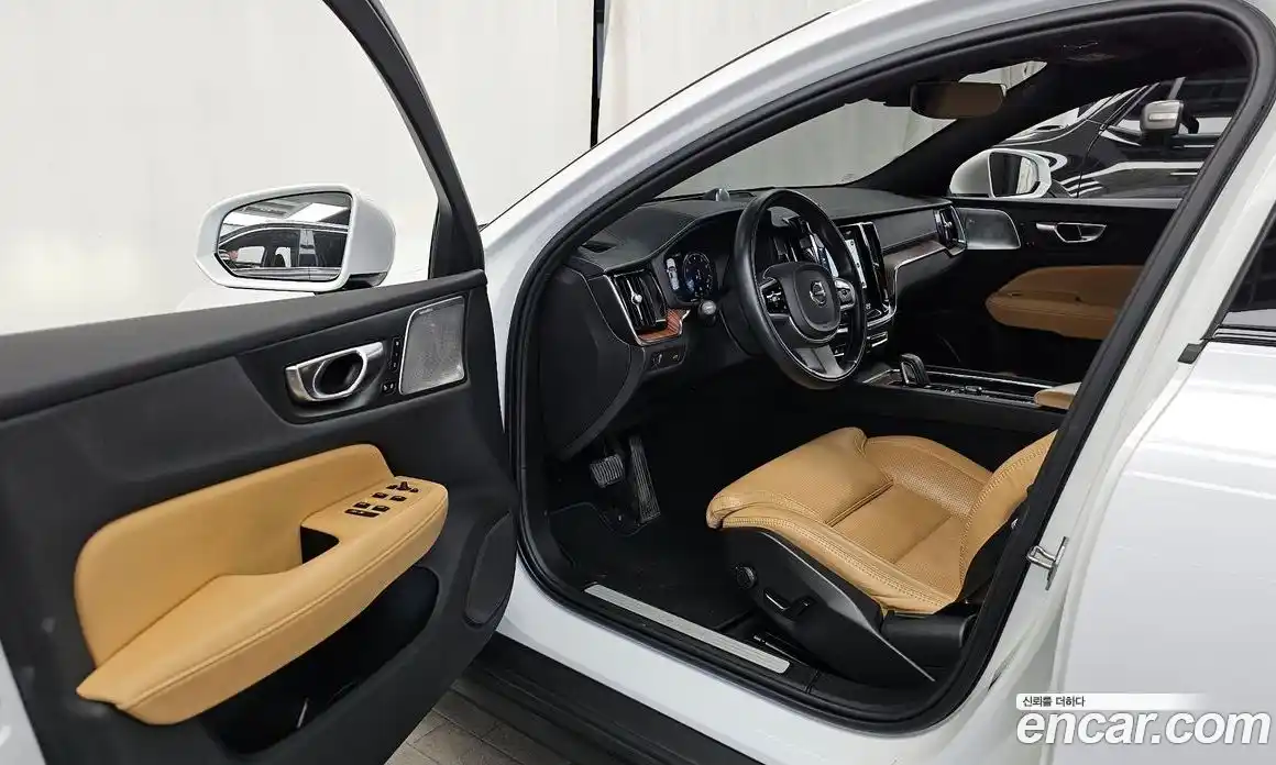 Volvo V60 2021 2.0 гидро в Москве № 164542, фото 10