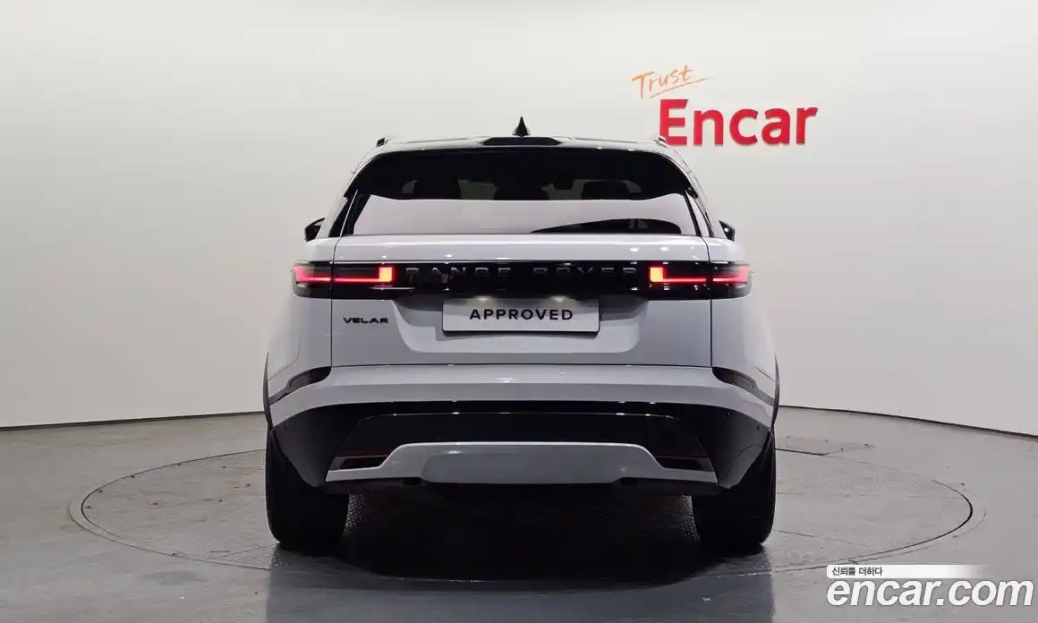 Land Rover Range-Rover Velar 2024 3.0 гидро в Москве № 166019, фото 7