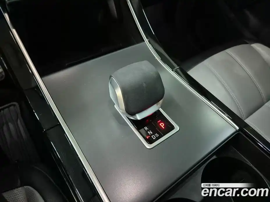 Land Rover Range-Rover Evoque 2025 2.0 гидро в Москве № 166087, фото 12
