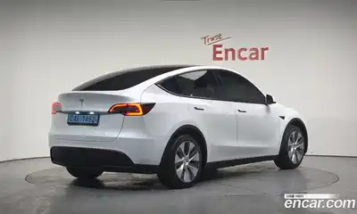 Tesla Model Y, 2023