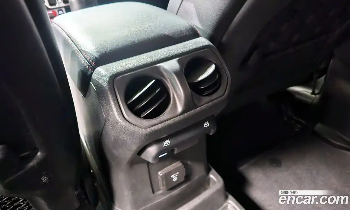 Jeep Wrangler 2023 2.0 гидро в Москве № 169540, фото 18