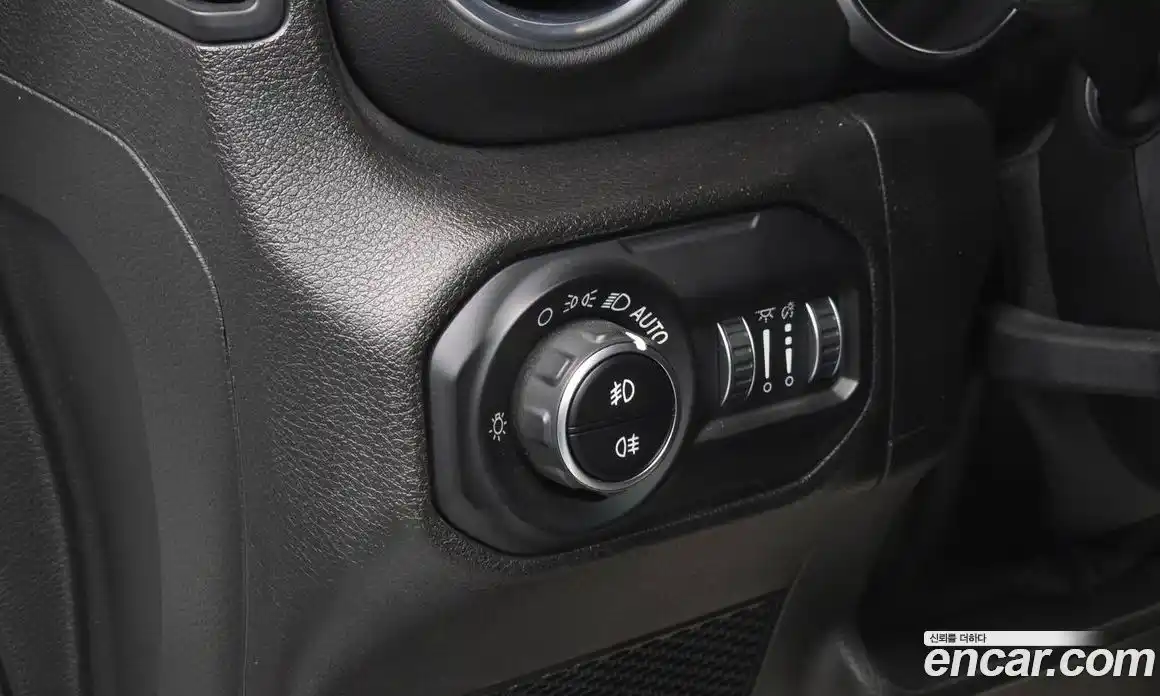 Jeep Wrangler 2019 2.0 гидро в Москве № 169610, фото 18