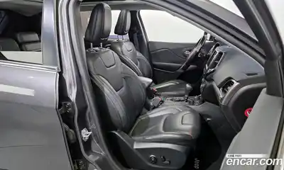 Jeep Cherokee 2018 2.4 гидро в Москве № 169752, миниатюра 12